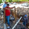 OOMSAPAS La Paz atiende obstrucción por raíces en tubería de la colonia Guerrero