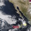 Tormenta tropical Simón continúa sin desplazarse y se localiza a 435 kilómetros de Cabo San Lucas